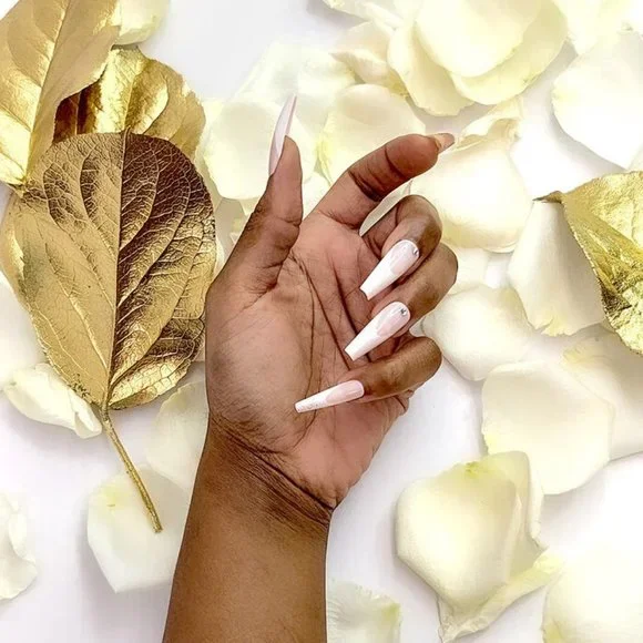 NEW EBIN New York 3D Lux Winter Edition in Dazzling Gala Glue On Nail 24pc Set - Picture 2 of 9